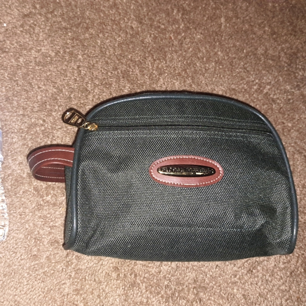 Global Traveler toiletries small bag